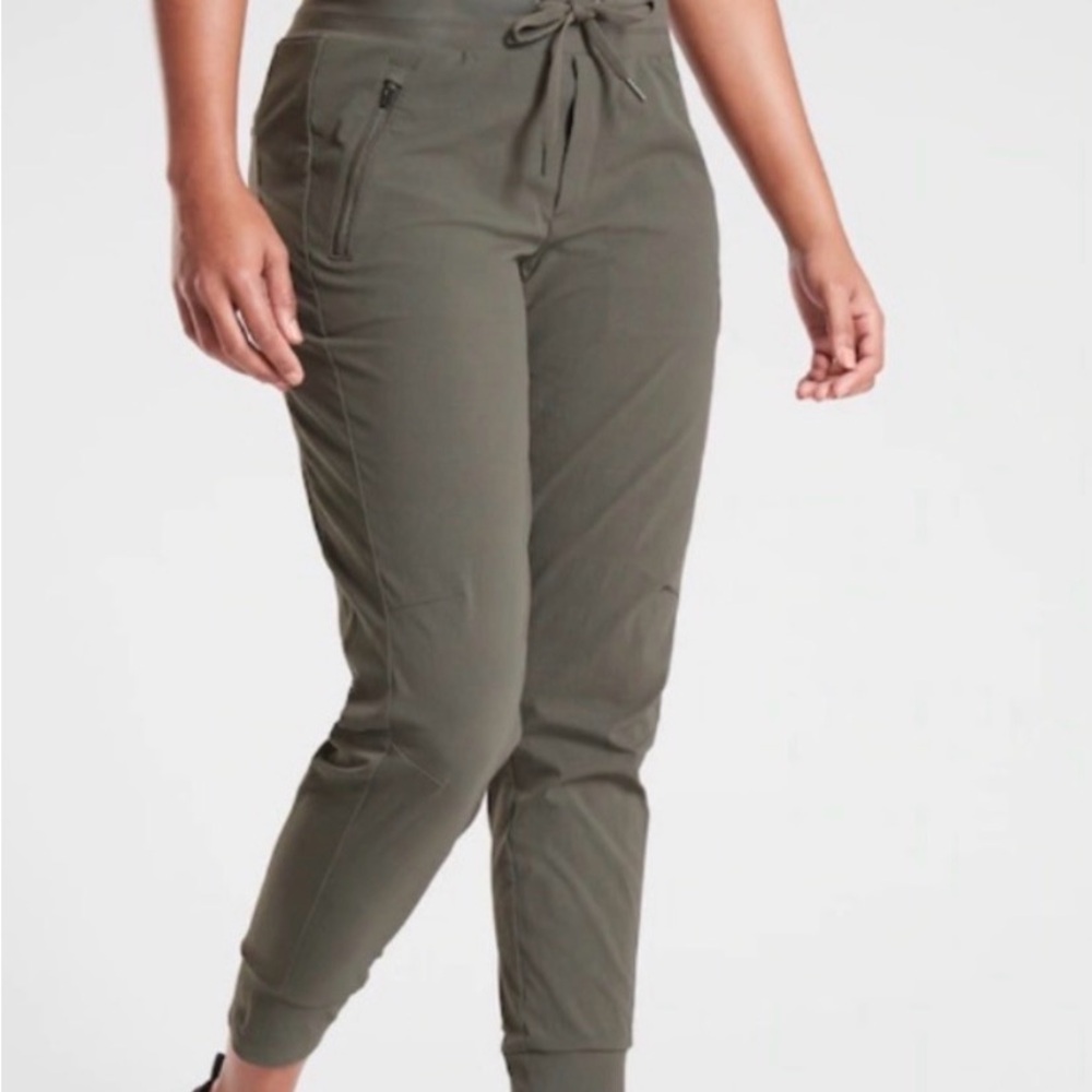 Athleta trekki north mountain Green Women's Jogger Pants